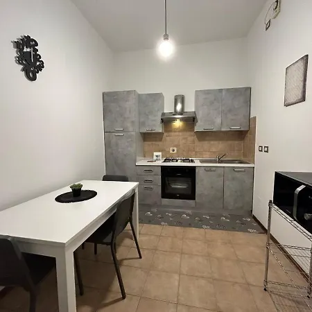 Elegante Nel Centro Storico Di Διαμέρισμα