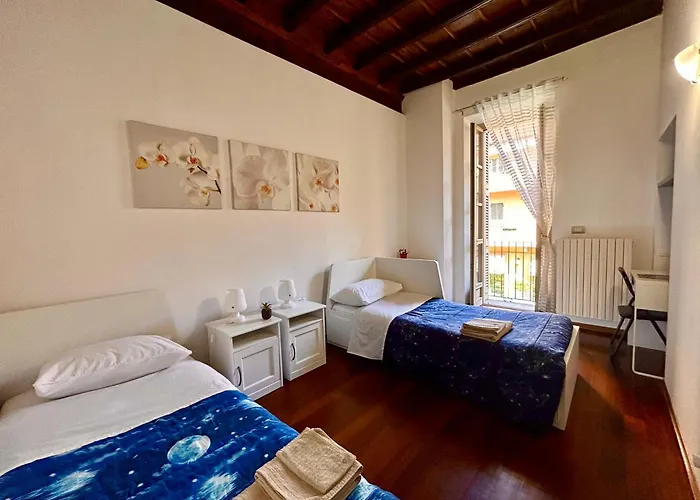 Elegante Nel Centro Storico Di Appartement *